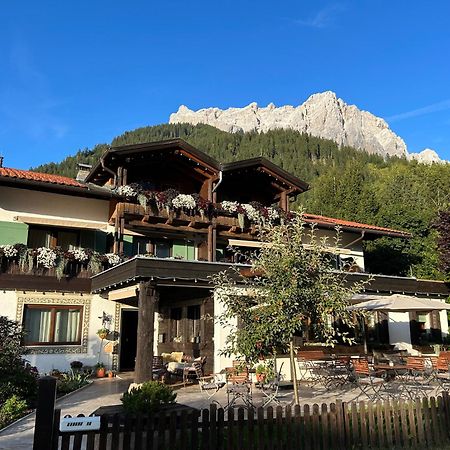Das Halali - Dein Kleines Hotel An Der Zugspitze Ehrwald Exterior photo